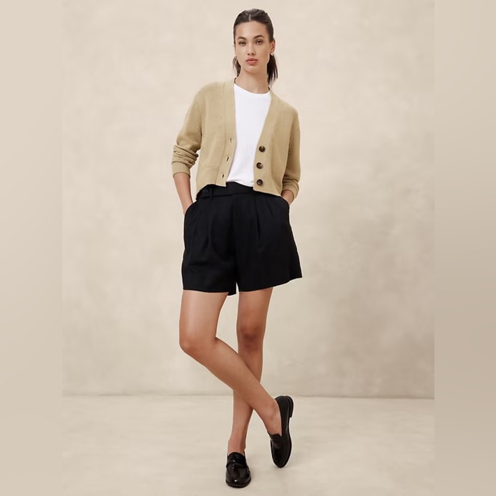 NWT Banana Republic tan cropped cardigan